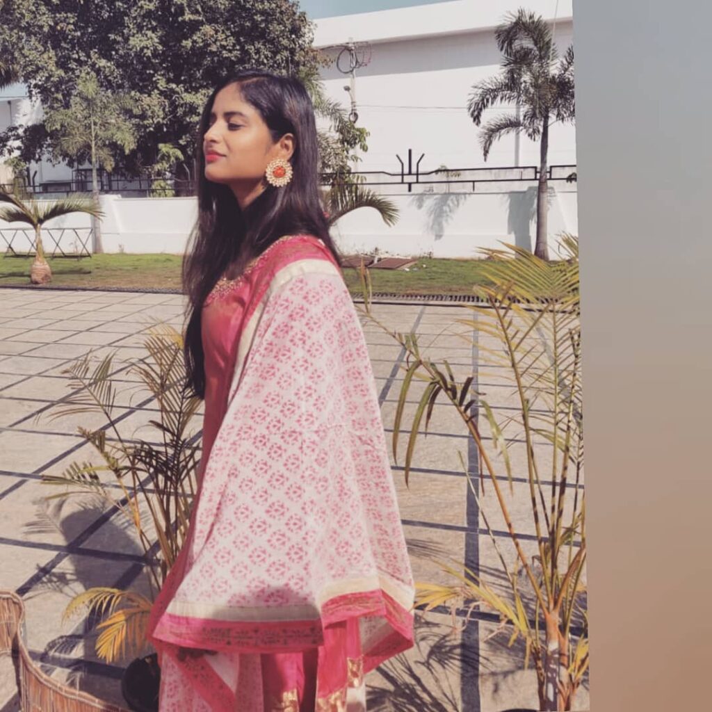 Shalini Kondepudi Sing Geetham
Shalini Kondepudi Biography
Shalini Kondepudi Age
Shalini Kondepudi Height
Shalini Kondepudi Husband
Shalini Kondepudi Family
Shalini Kondepudi Movies List
Shalini Kondepudi Instagram
Shalini Kondepudi Kubera Kubera Song
Sing Geetham Cast
Sing Geetham Release Date
Sing Geetham Trailer
Sing Geetham Songs
Sing Geetham OTT Release Date
Sing Geetham Movie Review
Sing Geetham Story
Singeetham Srinivasa Rao New Movie
Nag Ashwin Sing Geetham
Devi Sri Prasad Sing Geetham Songs
My Dear Donga Shalini Kondepudi
Jayamma Panchayathi Shalini Kondepudi
Ahilya Bamroo Sing Geetham
Ayaan Sing Geetham
Kubera Kubera Song Lyrics
Telugu Musical Fantasy Movies