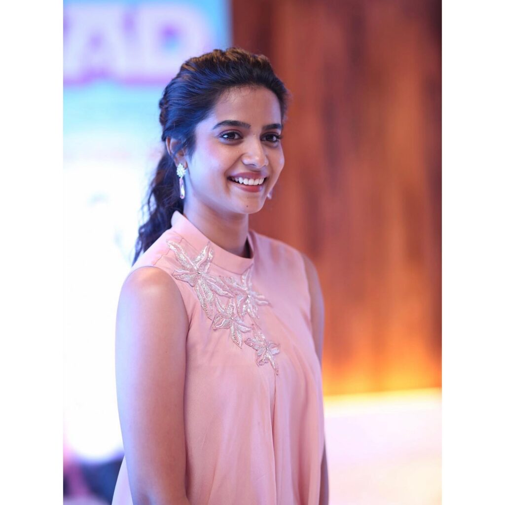 Sri Gouri Priya biography
Sri Gouri Priya age
Sri Gouri Priya height
Sri Gouri Priya date of birth
Sri Gouri Priya family
Sri Gouri Priya parents
Sri Gouri Priya boyfriend
Sri Gouri Priya husband
Sri Gouri Priya education
Sri Gouri Priya net worth
Sri Gouri Priya Instagram
Sri Gouri Priya movies list
Sri Gouri Priya web series
Sri Gouri Priya Chennai Love Story
Sri Gouri Priya Hoyila Hoyila song
Sri Gouri Priya VISA movie
Sri Gouri Priya MAD movie
Sri Gouri Priya Mail movie
Sri Gouri Priya Writer Padmabhushan
Sri Gouri Priya Modern Love Chennai
Sri Gouri Priya Lover movie
Sri Gouri Priya Happy Raj
Chennai Love Story release date
Chennai Love Story cast
Chennai Love Story songs
Chennai Love Story trailer
Kiran Abbavaram and Sri Gouri Priya
Hoyila Hoyila lyrics
Telugu actress Sri Gouri Priya
Sri Gouri Priya latest news