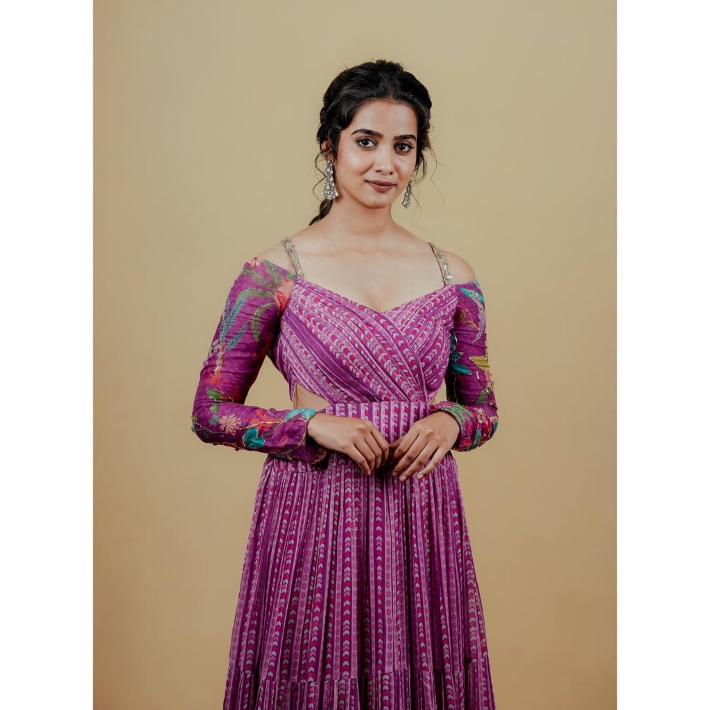 Sri Gouri Priya biography
Sri Gouri Priya age
Sri Gouri Priya height
Sri Gouri Priya date of birth
Sri Gouri Priya family
Sri Gouri Priya parents
Sri Gouri Priya boyfriend
Sri Gouri Priya husband
Sri Gouri Priya education
Sri Gouri Priya net worth
Sri Gouri Priya Instagram
Sri Gouri Priya movies list
Sri Gouri Priya web series
Sri Gouri Priya Chennai Love Story
Sri Gouri Priya Hoyila Hoyila song
Sri Gouri Priya VISA movie
Sri Gouri Priya MAD movie
Sri Gouri Priya Mail movie
Sri Gouri Priya Writer Padmabhushan
Sri Gouri Priya Modern Love Chennai
Sri Gouri Priya Lover movie
Sri Gouri Priya Happy Raj
Chennai Love Story release date
Chennai Love Story cast
Chennai Love Story songs
Chennai Love Story trailer
Kiran Abbavaram and Sri Gouri Priya
Hoyila Hoyila lyrics
Telugu actress Sri Gouri Priya
Sri Gouri Priya latest news