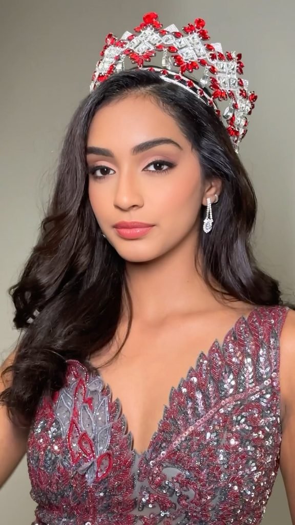 Kaziah Liz Mejo Miss Universe India crown