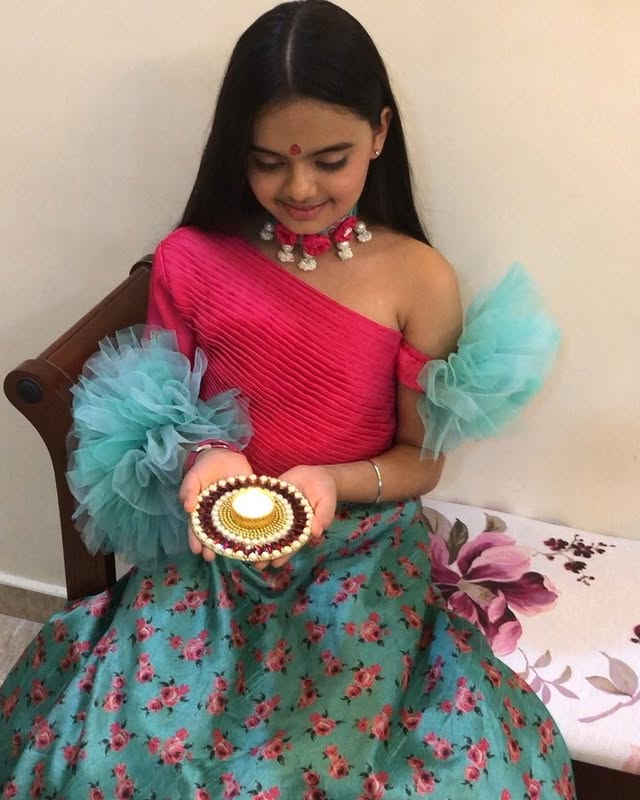 Ruhanika Dhawan Biography
Ruhanika Dhawan Age 2026
Ruhanika Dhawan Boyfriend
Ruhanika Dhawan Family
Ruhanika Dhawan Mother and Father
Ruhanika Dhawan Height
Ruhanika Dhawan Education
Ruhanika Dhawan Net Worth
Ruhanika Dhawan Khatron Ke Khiladi 15
Ruhanika Dhawan KKK 15 Journey
Ruhanika Dhawan Khatron Ke Khiladi 2026
Ruhanika Dhawan Youngest Contestant KKK 15
Ruhanika Dhawan Yeh Hai Mohabbatein
Ruhi Yeh Hai Mohabbatein Real Name
Ruhanika Dhawan Ruhi Bhalla
Ruhanika Dhawan TV Shows and Movies
Ruhanika Dhawan Child Artist
Ruhanika Dhawan Instagram
Ruhanika Dhawan House
Who Is Ruhanika Dhawan?