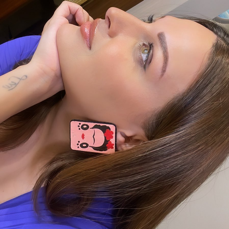 Himanshi Khurana height