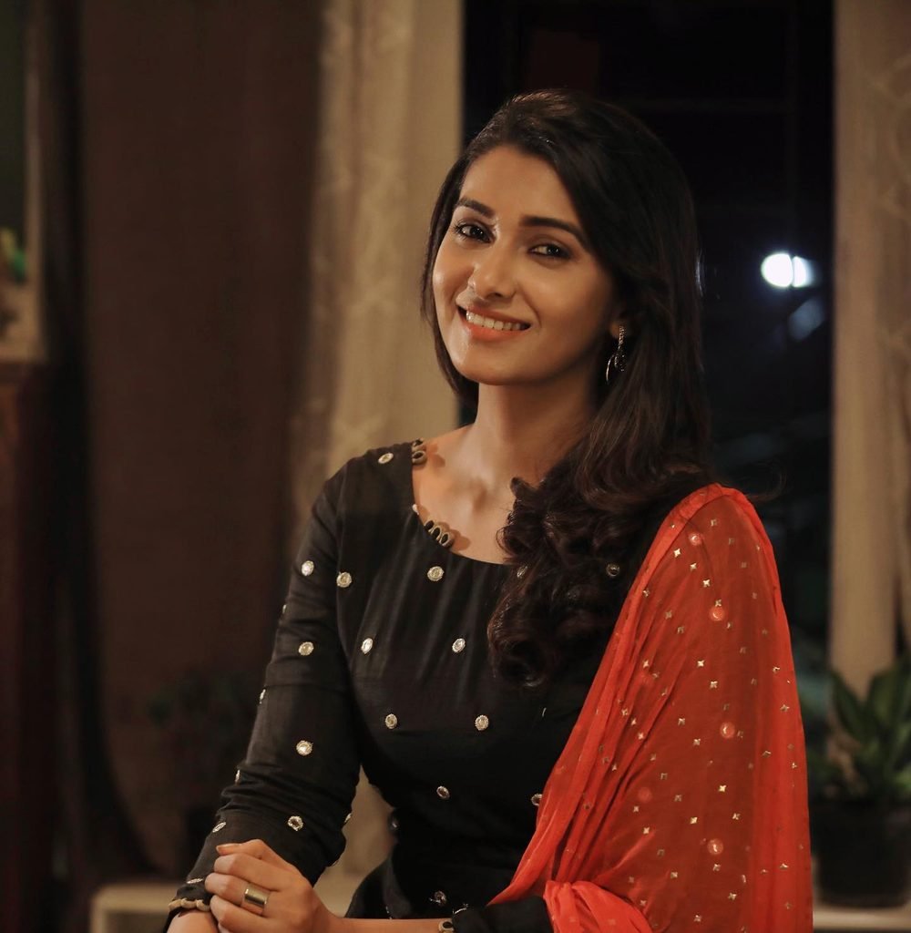 Priya Bhavani Shankar movie scene from Meyaadha Maan
