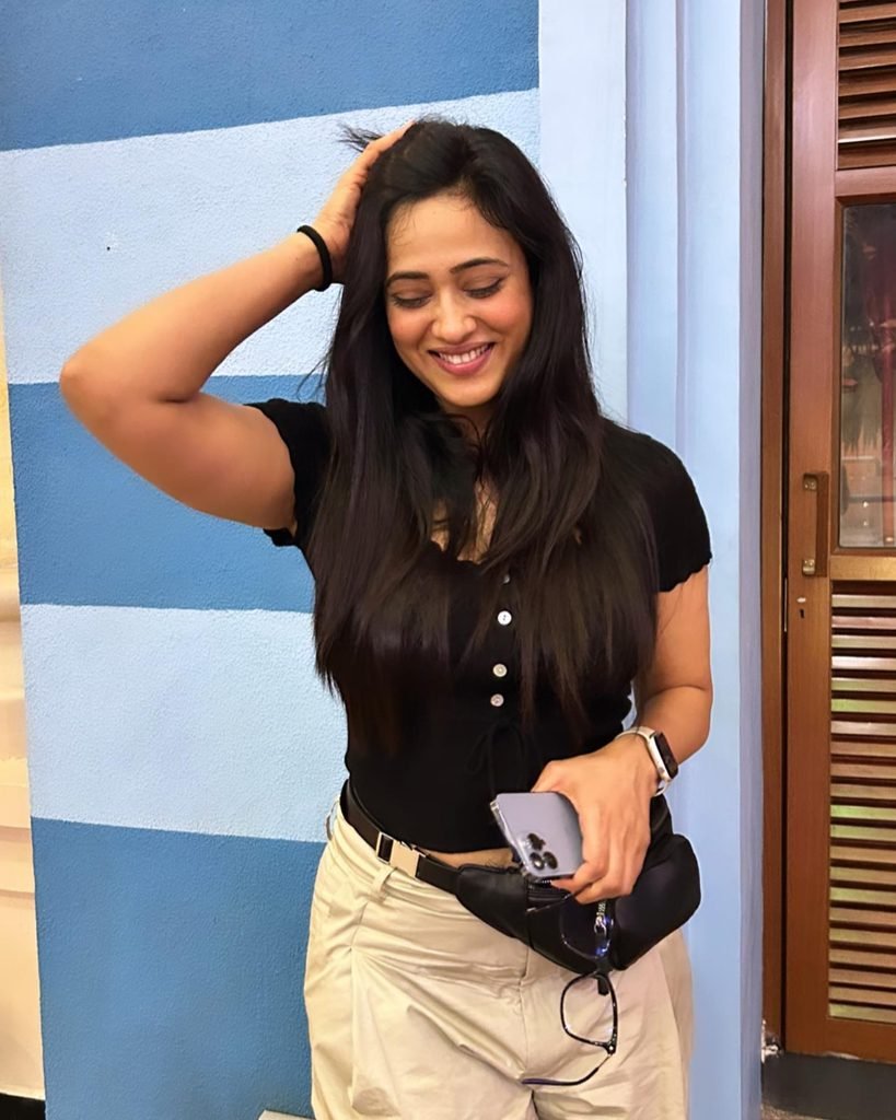 Shweta Tiwari latest news
Shweta Tiwari The Traitors 2
Shweta Tiwari online abuse
Shweta Tiwari sexist comments
Shweta Tiwari Instagram post
Shweta Tiwari Raj Thackeray
Shweta Tiwari Marathi trolls
Shweta Tiwari biography
Shweta Tiwari age and family
Shweta Tiwari husband and children
Shweta Tiwari movies and TV shows
Shweta Tiwari Kasautii Zindagii Kay
Shweta Tiwari Bigg Boss 4 winner
Shweta Tiwari Palak Tiwari
The Traitors 2 contestants
The Traitors 2 Shweta Tiwari and Mallika Sherawat