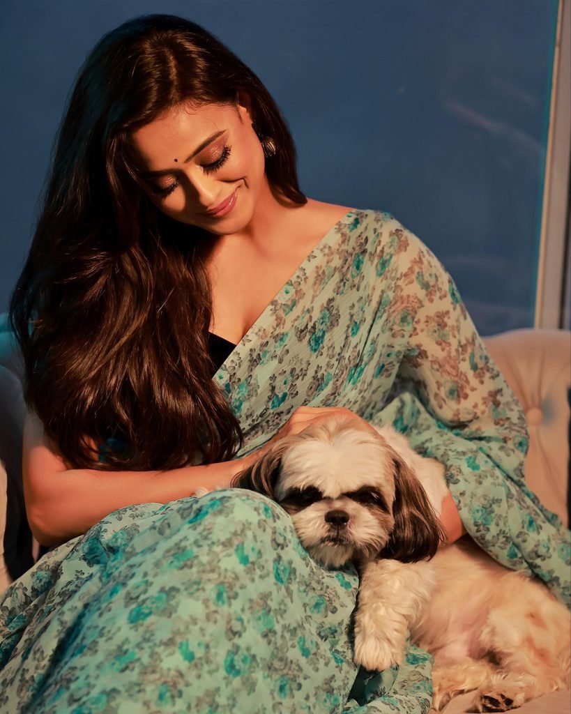 Shweta Tiwari latest news
Shweta Tiwari The Traitors 2
Shweta Tiwari online abuse
Shweta Tiwari sexist comments
Shweta Tiwari Instagram post
Shweta Tiwari Raj Thackeray
Shweta Tiwari Marathi trolls
Shweta Tiwari biography
Shweta Tiwari age and family
Shweta Tiwari husband and children
Shweta Tiwari movies and TV shows
Shweta Tiwari Kasautii Zindagii Kay
Shweta Tiwari Bigg Boss 4 winner
Shweta Tiwari Palak Tiwari
The Traitors 2 contestants
The Traitors 2 Shweta Tiwari and Mallika Sherawat