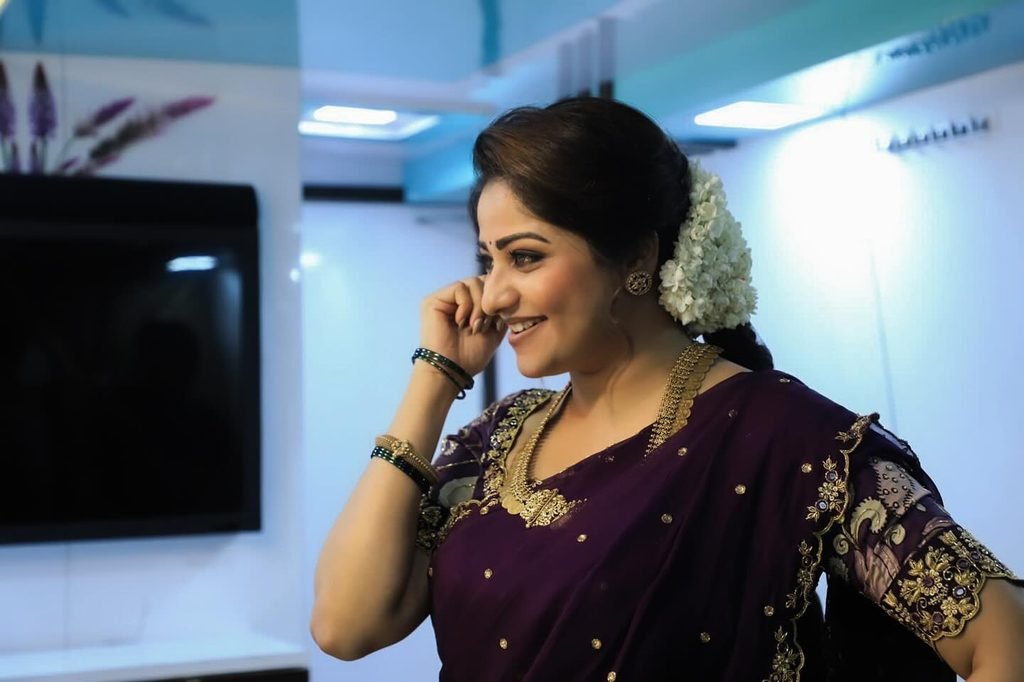 Rachita Ram
Rachita Ram viral video
Rachita Ram birthday
Rachita Ram birthday celebration
Rachita Ram fan viral video
Rachita Ram fan incident
Rachita Ram latest news
Rachita Ram movies
Rachita Ram age
Rachita Ram biography
Rachita Ram Bulbul
Rachita Ram Coolie
Rachita Ram upcoming movies
Rachita Ram Kannada actress
Rachita Ram fan interaction